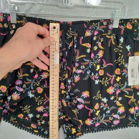 a.n.a. NEW!! Pull On Tie Shorts Womens Size L Black Multicolor Floral All Over - Picture 3 of 8